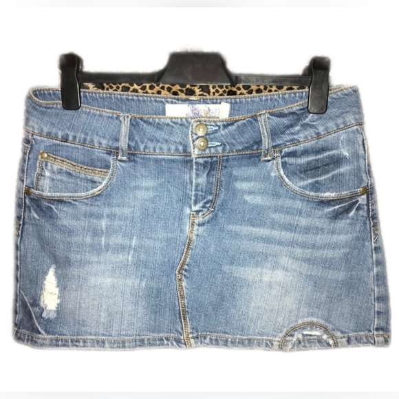 CHOLE Dresses & Skirts - CHOLE DISTRESSED JEAN MINI SKIRT